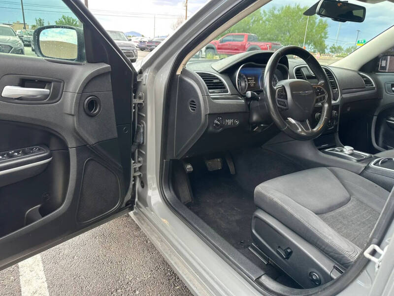 2019 Chrysler 300