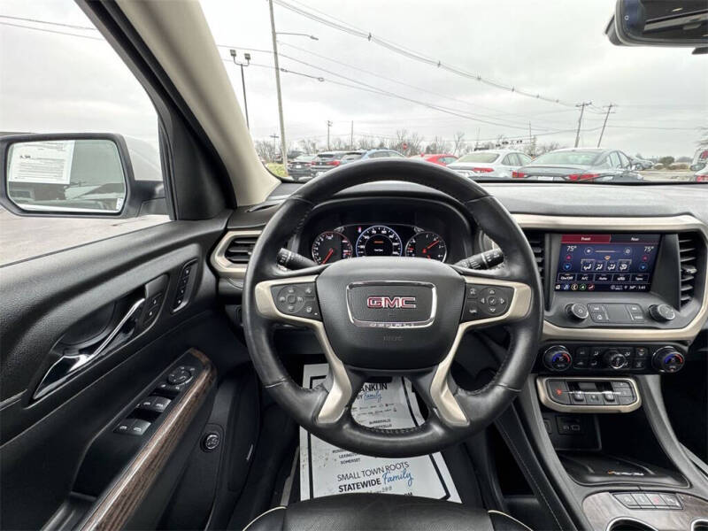 2022 GMC Acadia Denali