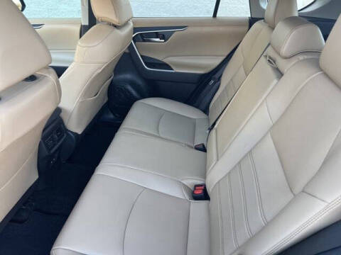 2020 Toyota RAV4 XLE Premium