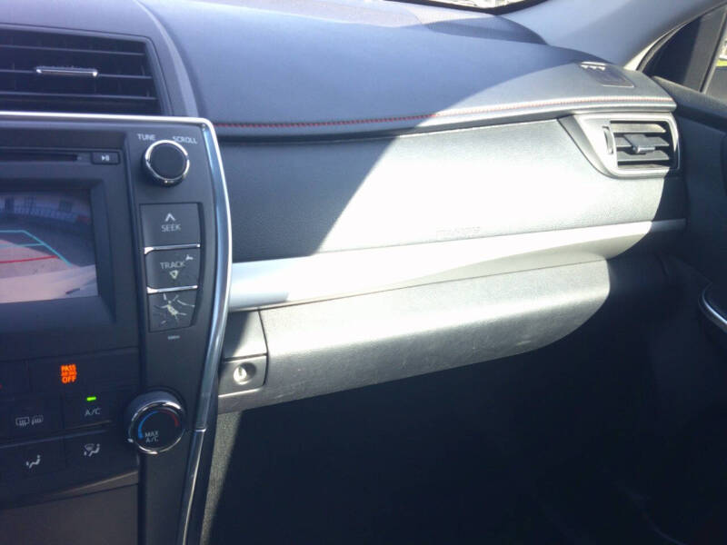 2016 Toyota Camry SE