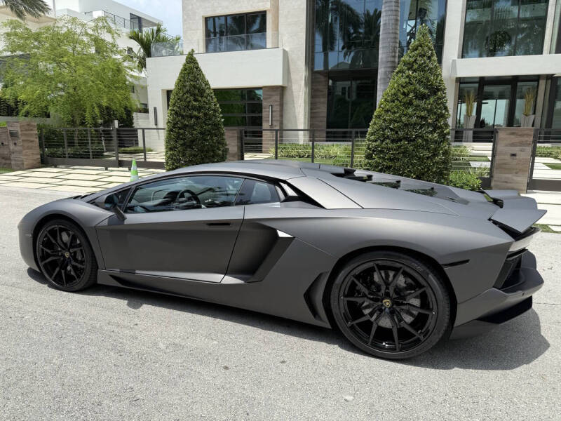 2013 Lamborghini Aventador LP 700-4