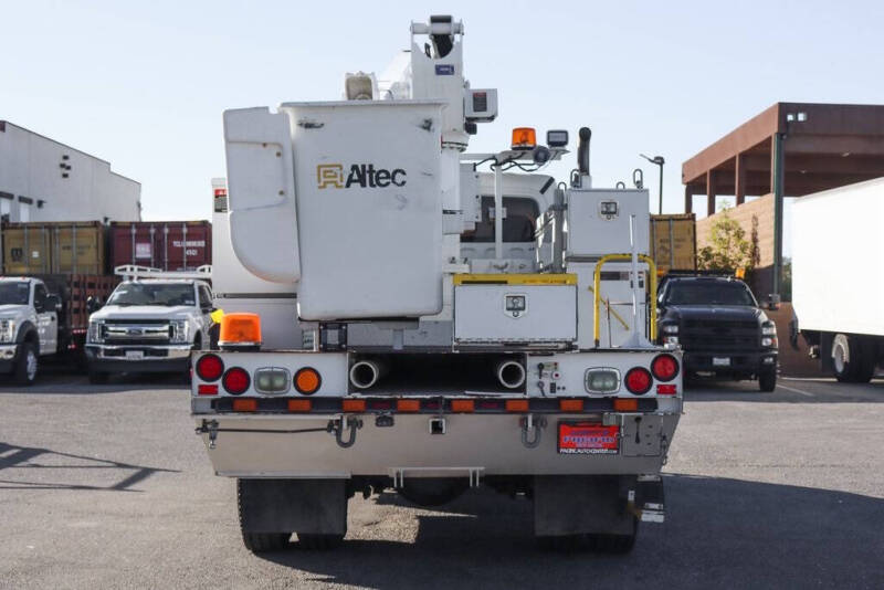 2016 Freightliner M2 106