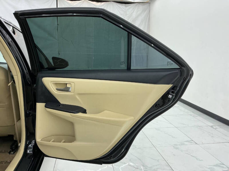 2016 Toyota Camry LE