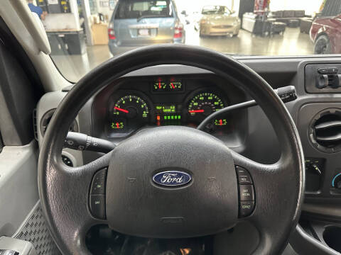 2013 Ford E-Series E-350 SD