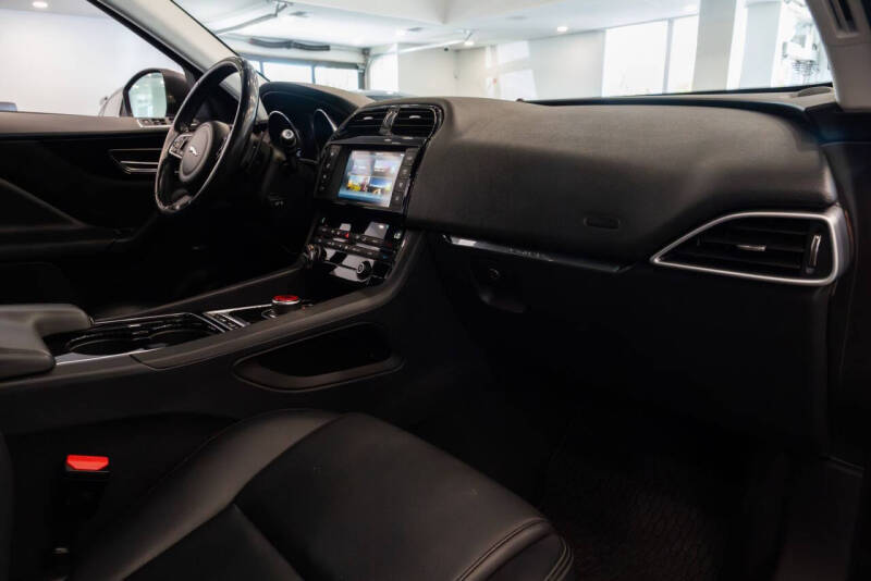 2017 Jaguar F-PACE 35t Premium