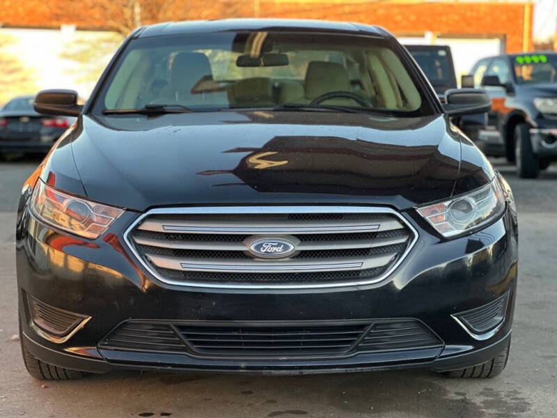 2016 Ford Taurus SE