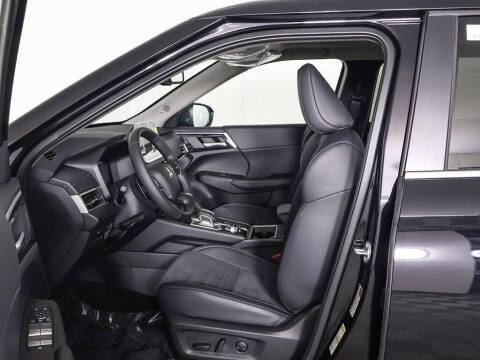 2025 Mitsubishi Outlander PHEV SE