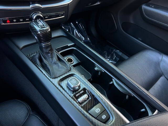 2018 Volvo XC60 T5 Momentum