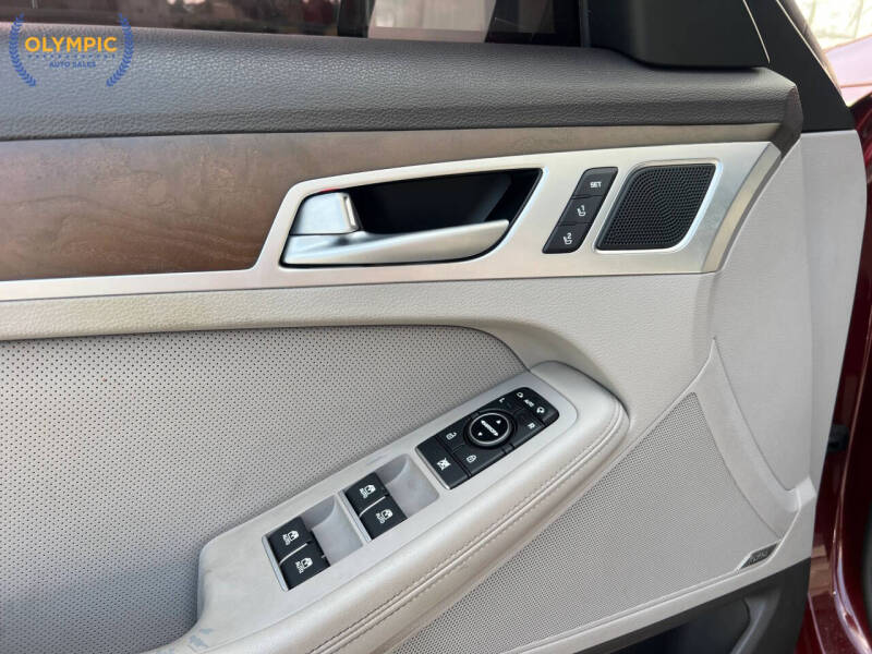 2015 Hyundai Genesis