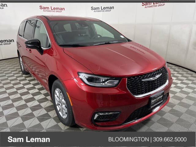 2025 Chrysler Pacifica for sale at Sam Leman CDJR Bloomington in Bloomington IL