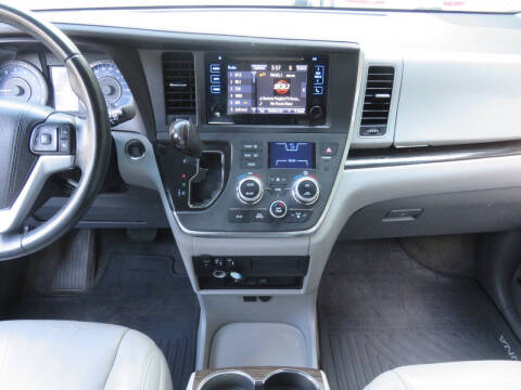 2016 Toyota Sienna XLE 7-Passenger
