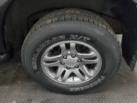 2005 Toyota Sequoia SR5