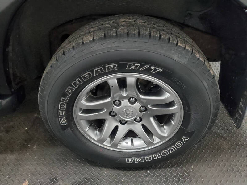 2005 Toyota Sequoia SR5