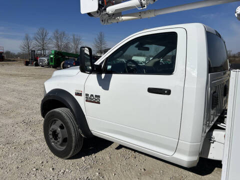 2016 RAM 5500 4WD W/Articulating Bucket