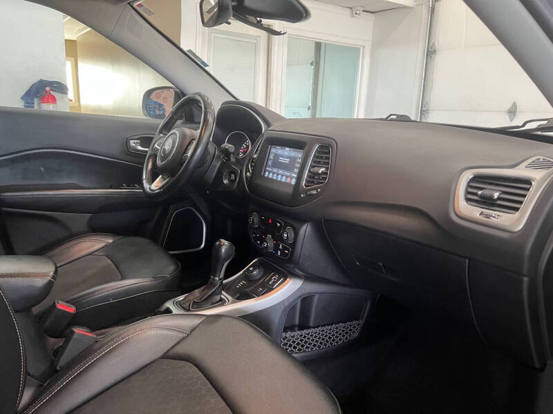 2019 Jeep Compass Latitude photo 18