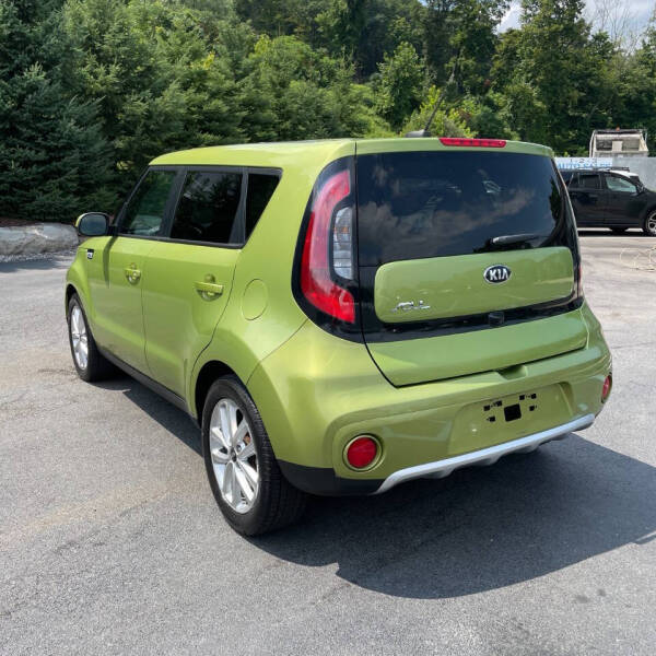 2017 Kia Soul + photo 3