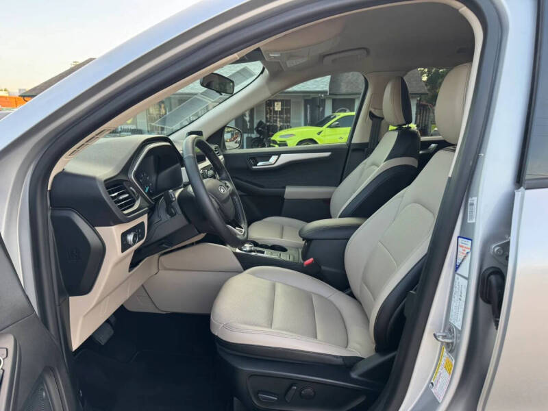 2020 Ford Escape SEL