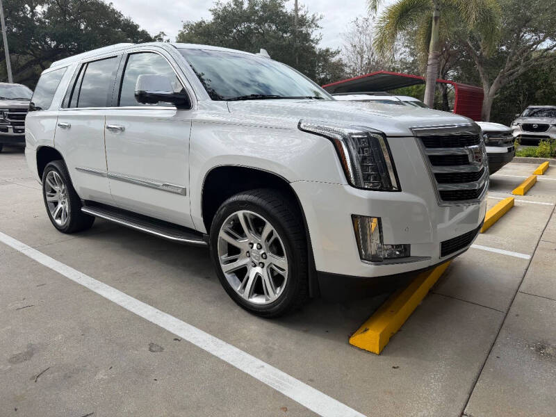 2016 Cadillac Escalade Luxury Collection