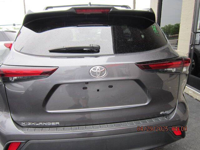 2024 Toyota Highlander LE