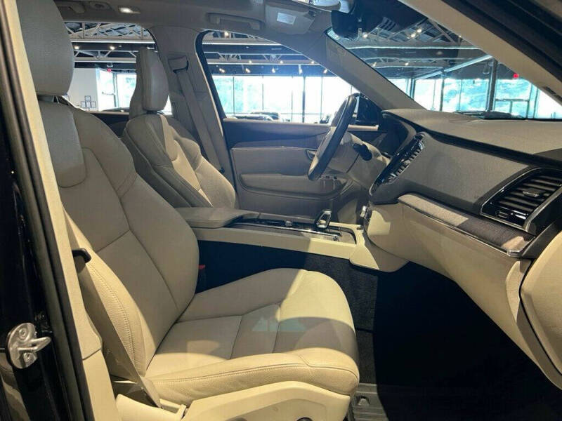 2023 Volvo XC90 B6 Plus Bright Theme 7P