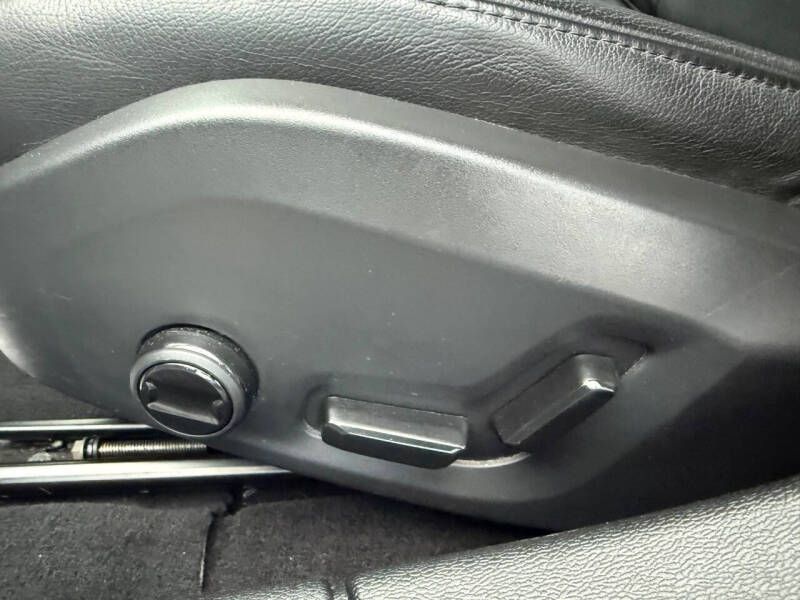 2022 Volvo S60 Recharge T8 R-Design Expression