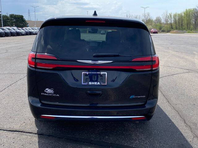 2024 Chrysler Pacifica Plug-In Hybrid Select