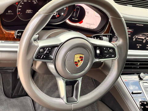 2018 Porsche Panamera