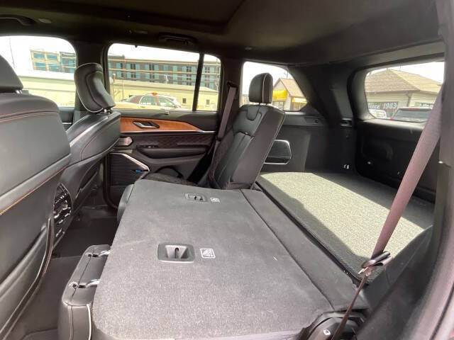 2022 Jeep Grand Cherokee Summit Reserve