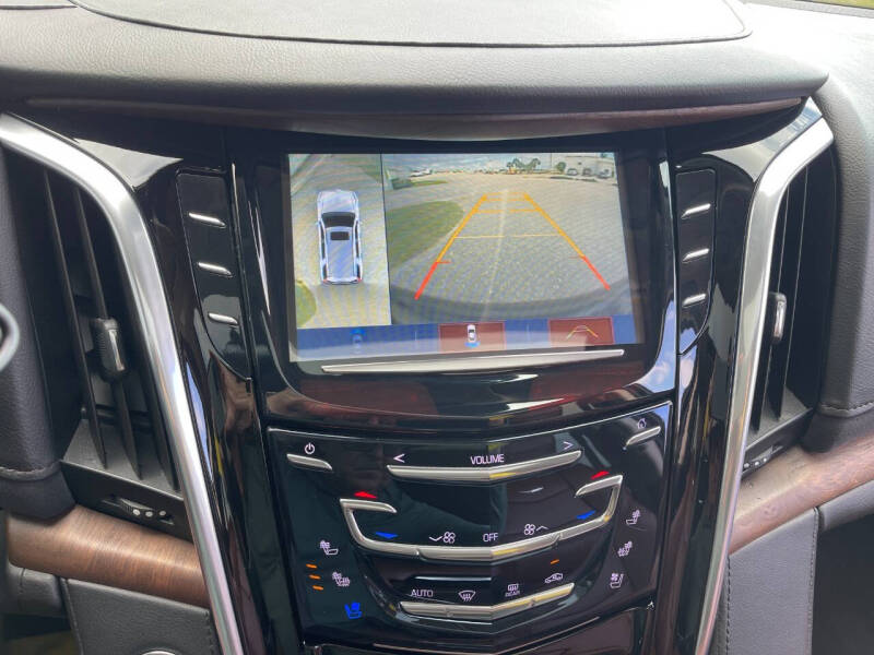 2020 Cadillac Escalade Luxury