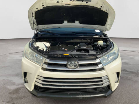 2017 Toyota Highlander LE Plus
