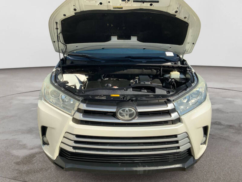 2017 Toyota Highlander LE Plus