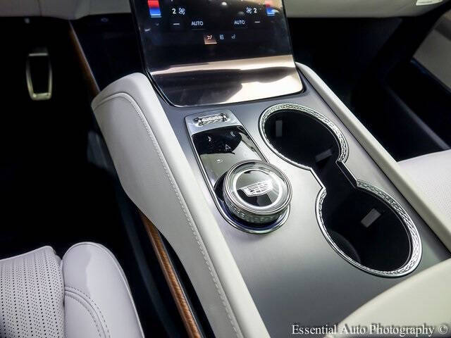 2026 Cadillac VISTIQ Luxury