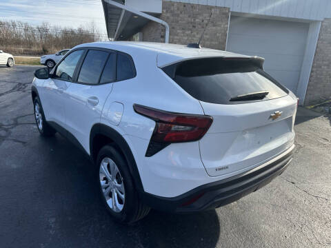 2025 Chevrolet Trax LS