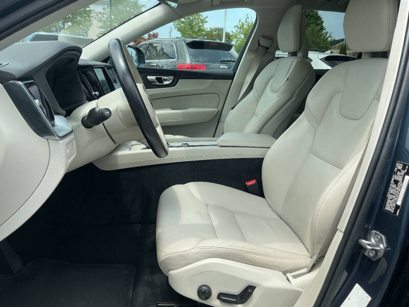 2018 Volvo XC60 T5 Momentum