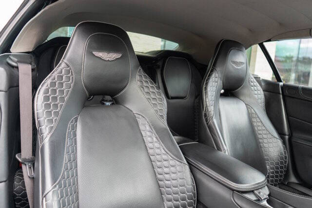 2016 Aston Martin Vanquish 36