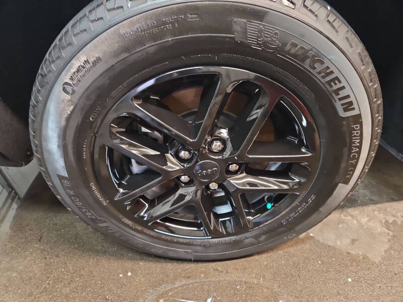 2023 Jeep Grand Cherokee L Laredo