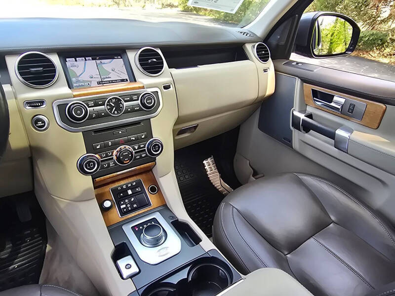2016 Land Rover LR4 HSE LUX