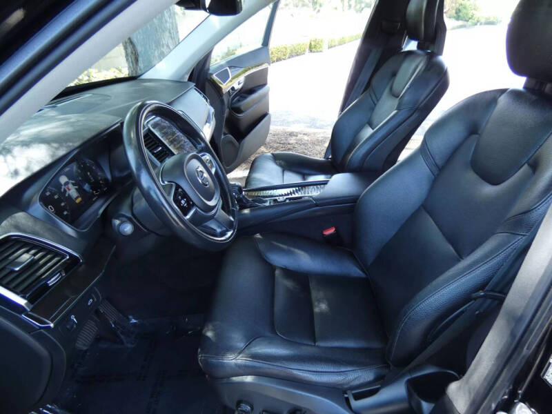 2018 Volvo XC90 T6 Momentum