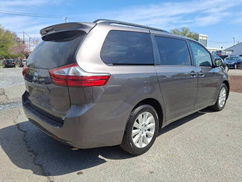 2015 Toyota Sienna LE 7-Passenger