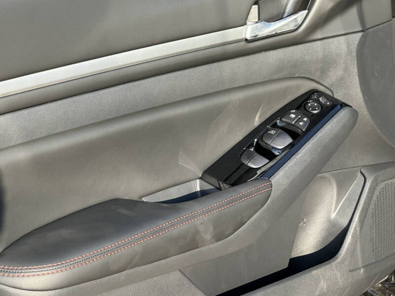 2025 Nissan Altima 2.5 SR