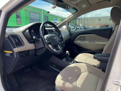 2016 Kia Rio 5-Door EX