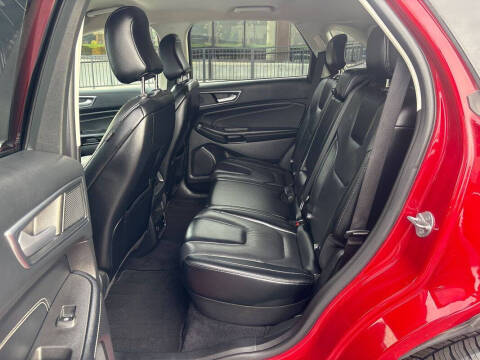 2022 Ford Edge Titanium