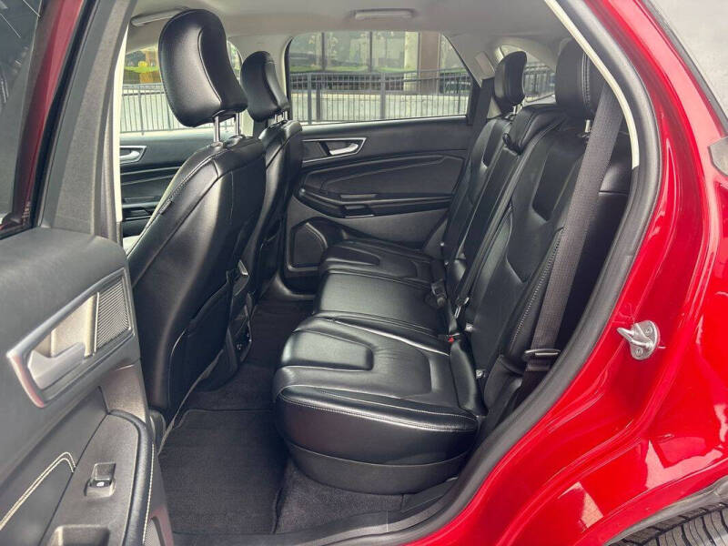 2022 Ford Edge Titanium