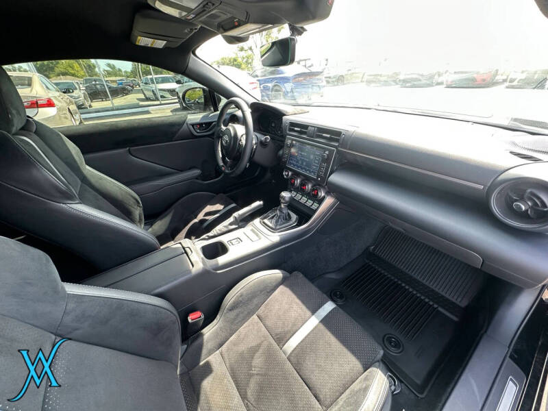 2025 Toyota GR86 Premium