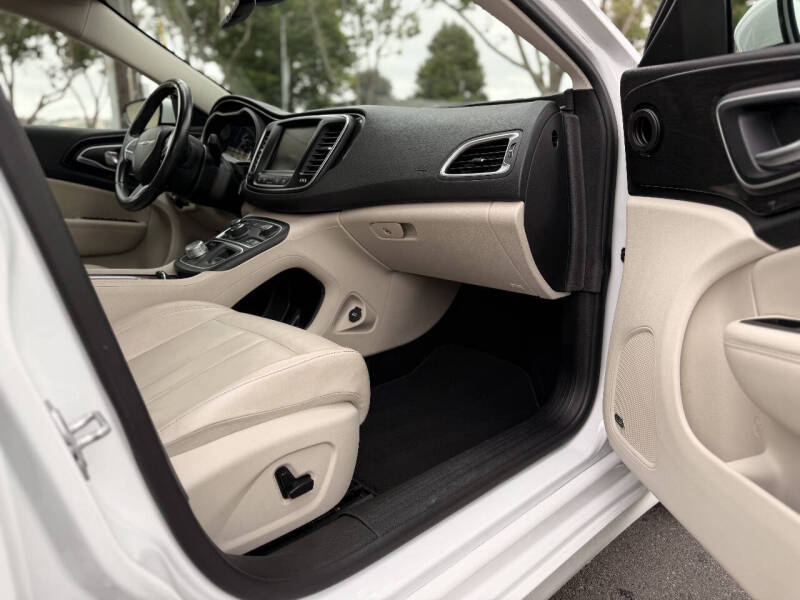 2015 Chrysler 200 C