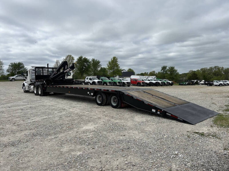 2022 Towmaster 48' Hydraulic Dove Semi