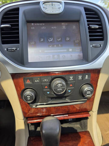 2011 Chrysler 300 C