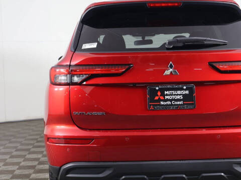 2022 Mitsubishi Outlander ES