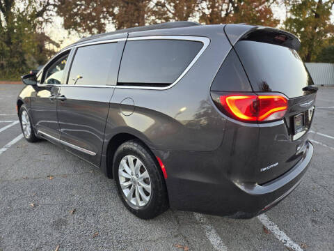 2017 Chrysler Pacifica Touring Plus