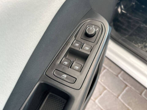 2025 Volkswagen Taos S